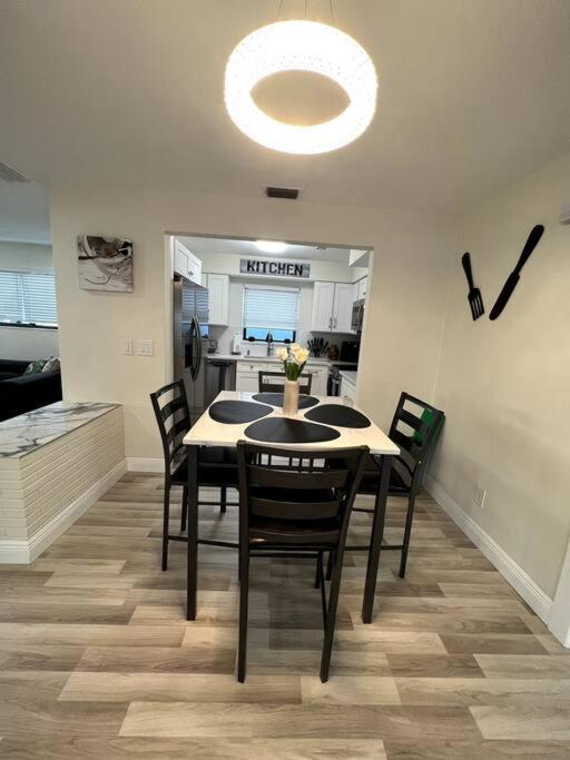 Villa Modern Tropical Oasis With Arcade, Hottub & Minigolf Hollywood Exterior foto